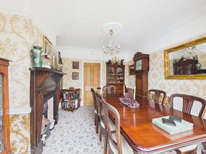 Dining Room- click for photo gallery